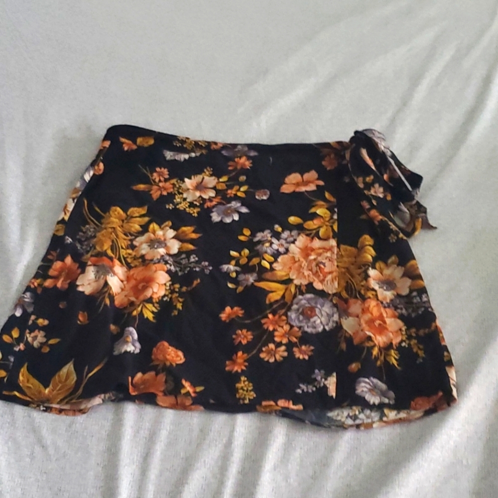 American eagle floral skirt